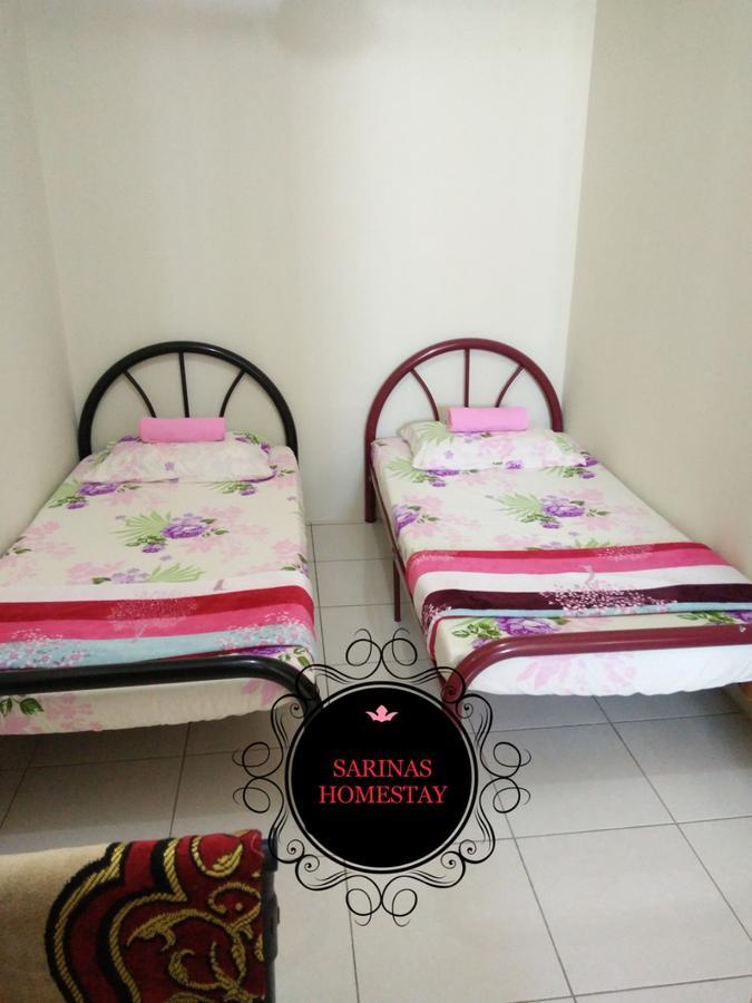 Sarinas Homestay Семпорна Екстериор снимка