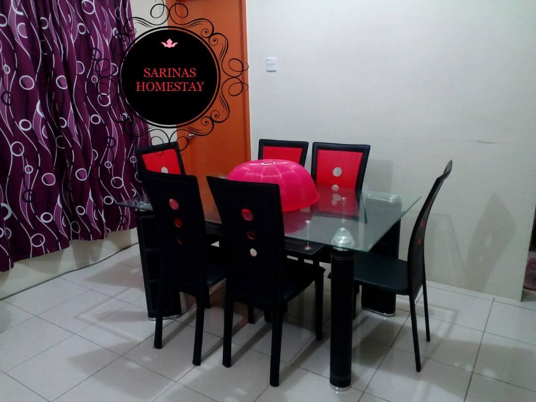 Sarinas Homestay Семпорна Екстериор снимка